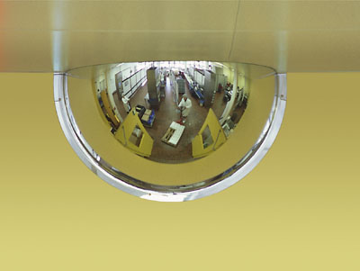 Panoráma-tükör, látószög: 180'-os, max: 7 m kontroll-távolság, tükör mérete: 950x475x230 mm